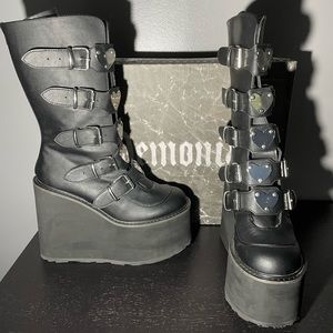 Demonia Swing-230 women’s size 10